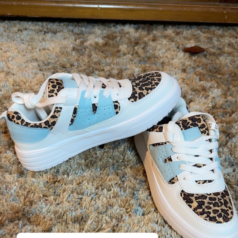 SHEIN Kids Sneakers with Leopard and Blue Accents